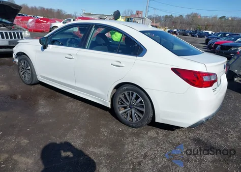 2019 Subaru Legacy 2.5I z USA, uszkodzony, nr VIN 4S3BNAB60K3029369